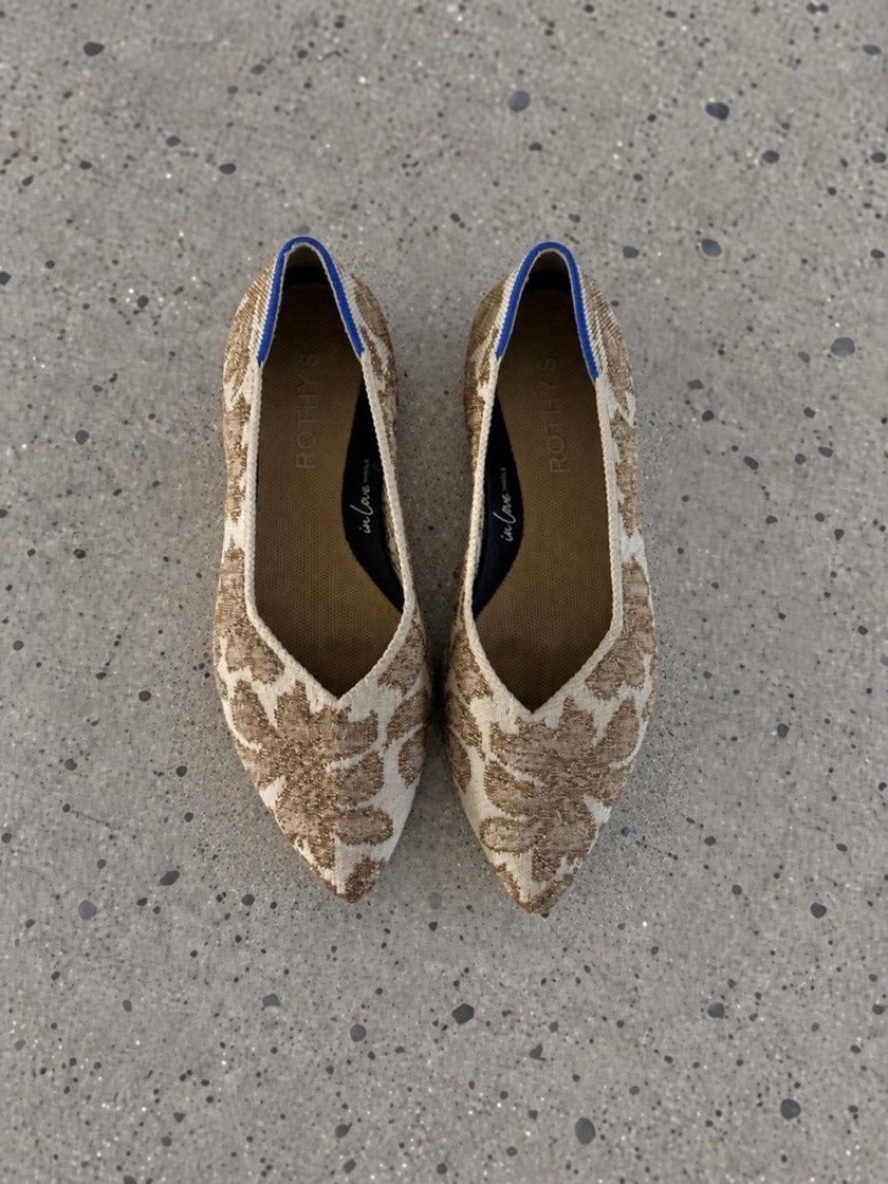 Rothys The Point II Flats Gold Chantilly Floral Sz 5.5 US Women's ❤️